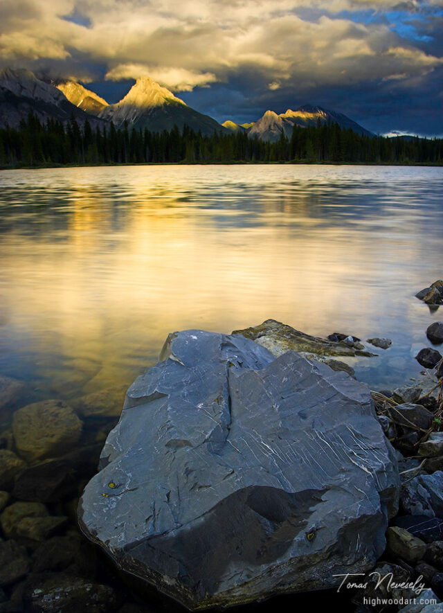 Spillway Lake in Peter Lougheed Provincial Park, Kananaksis